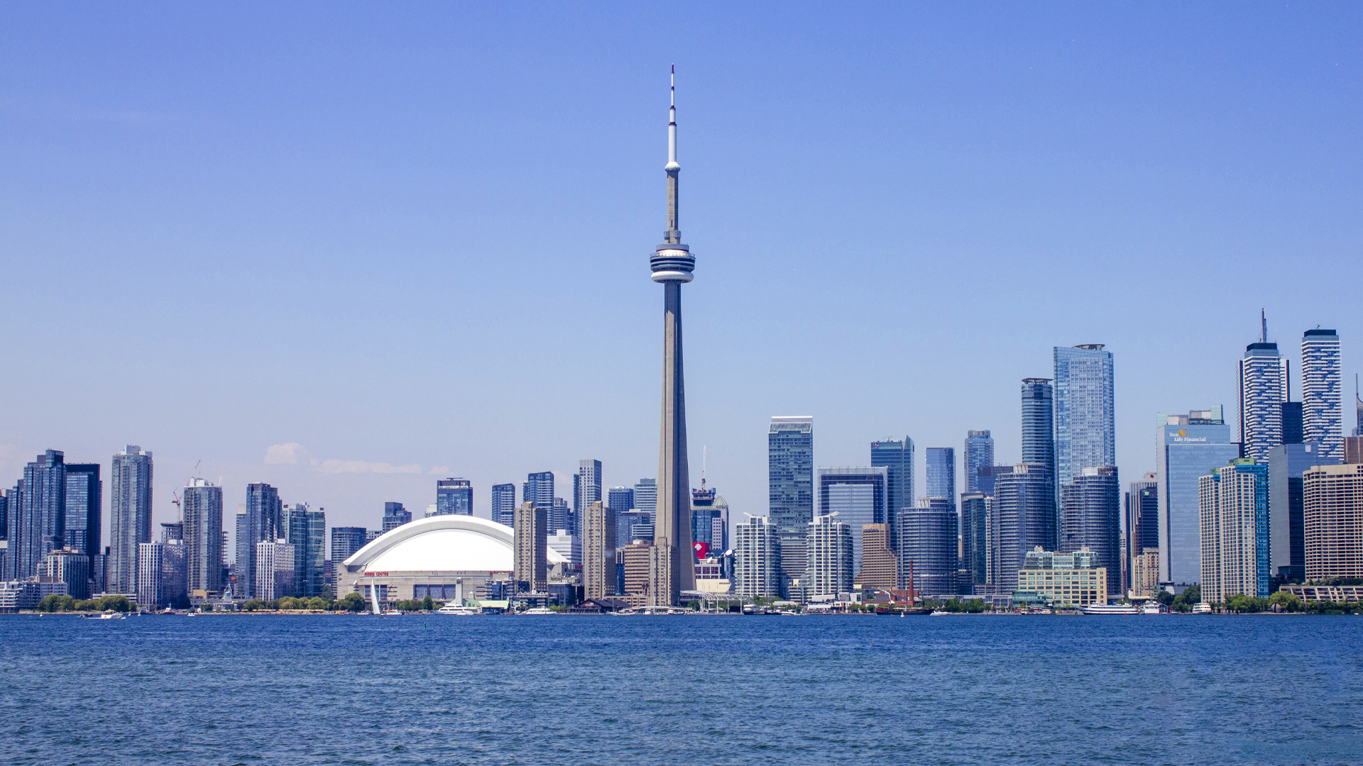 You are currently viewing Ever wondered why Canada is so popular among international students